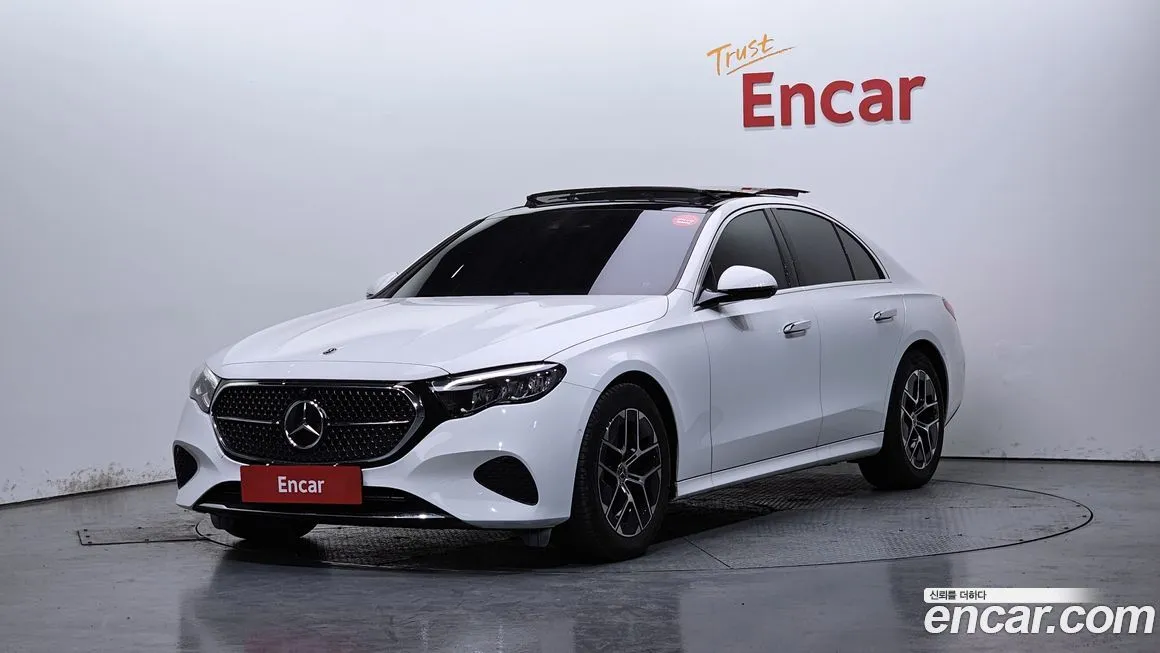 Mercedes-Benz E-Class — фото 1