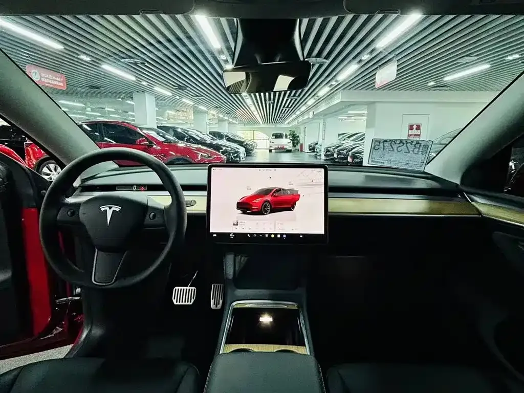 Tesla Model Y — фото 3