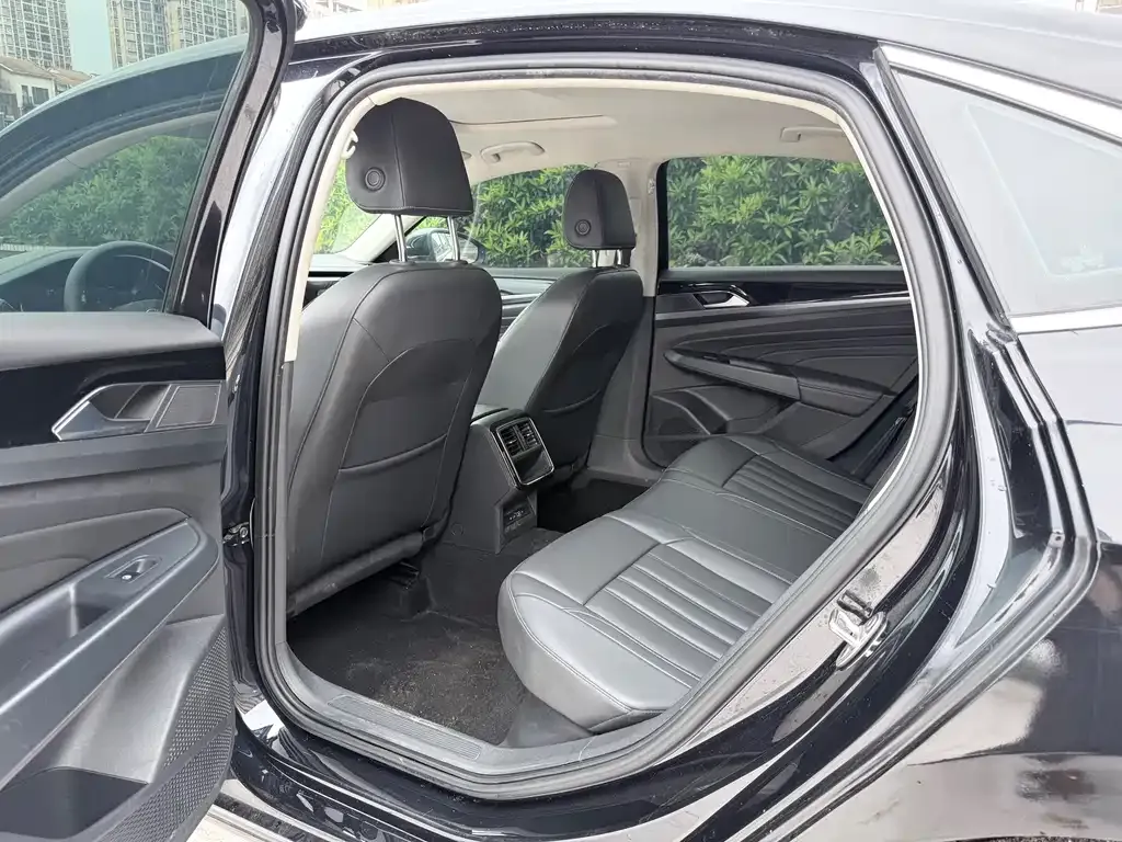 Volkswagen Passat — фото 6