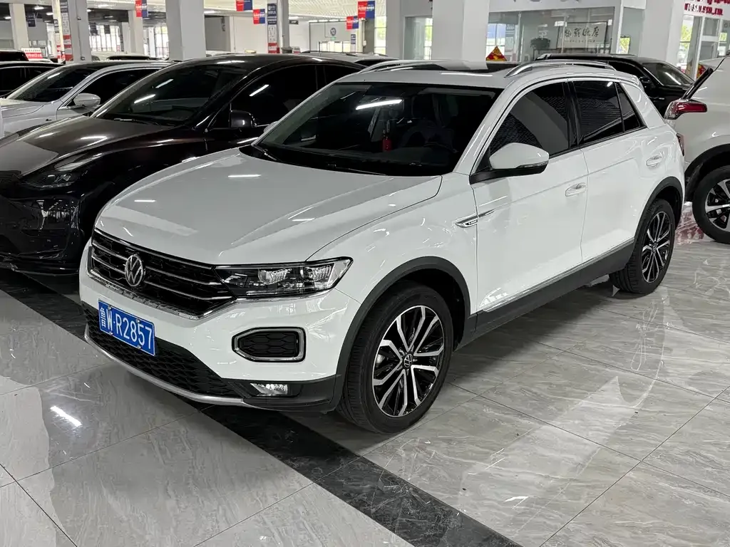 Volkswagen T-Roc — фото 1