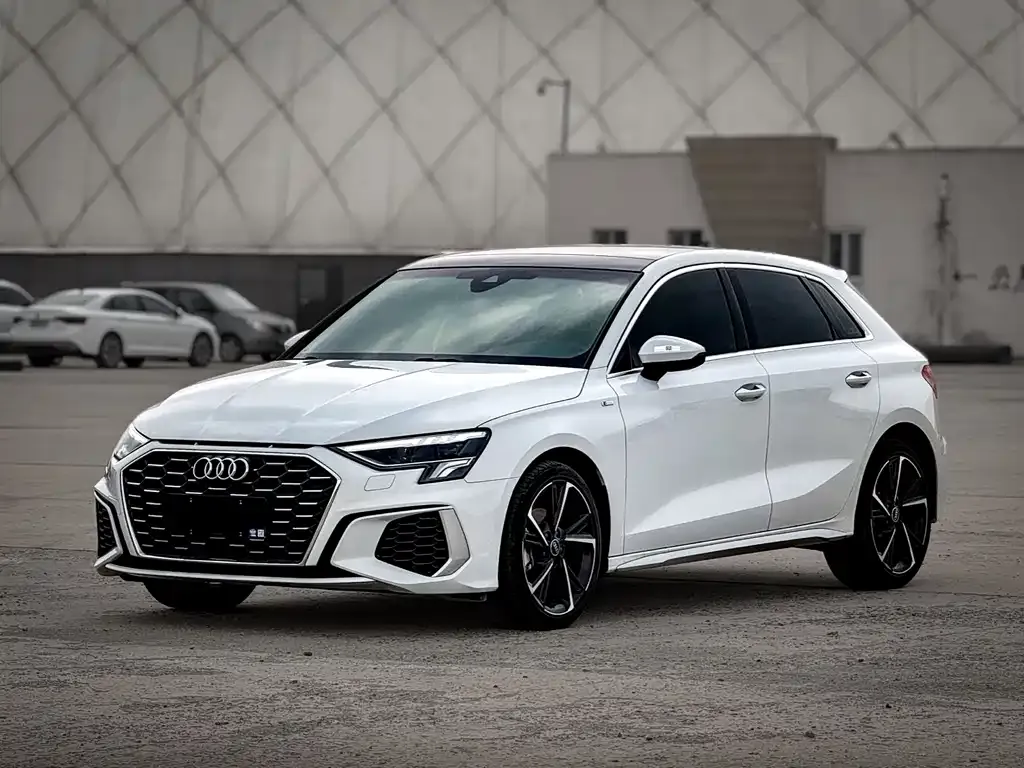Audi A3 — фото 1