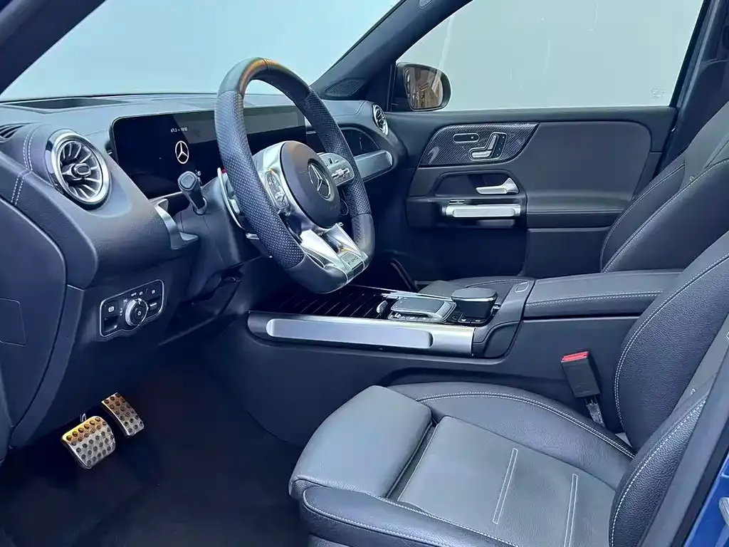 Mercedes-Benz GLB AMG — фото 6
