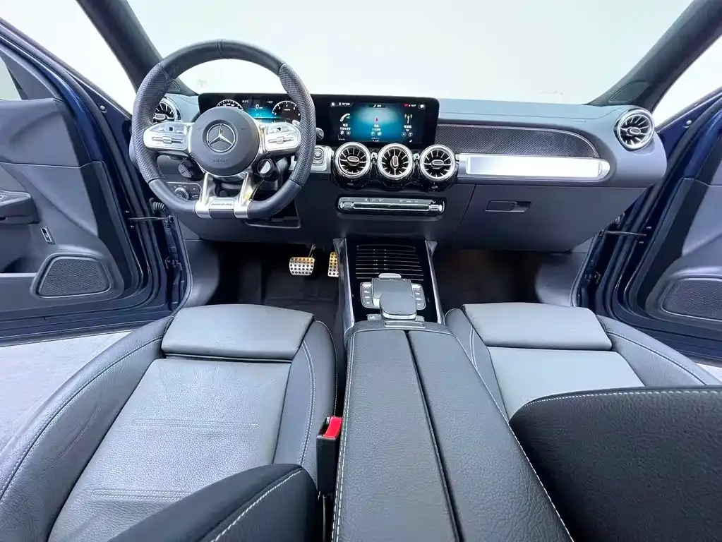 Mercedes-Benz GLB AMG — фото 9