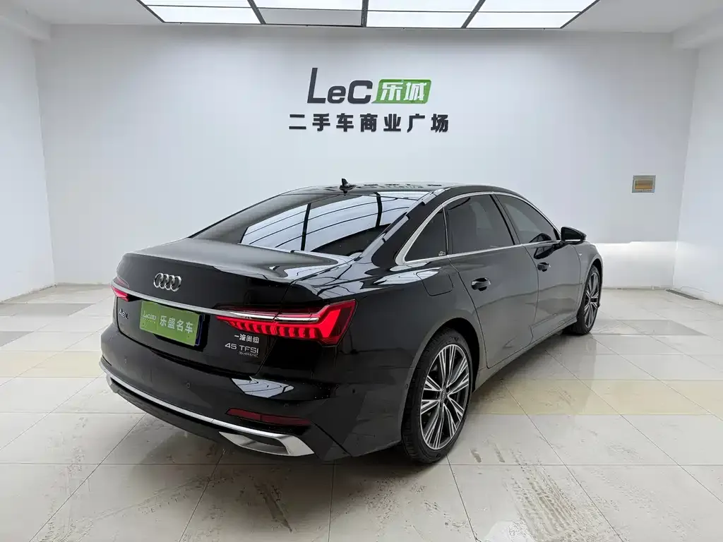 Audi A6L — фото 6