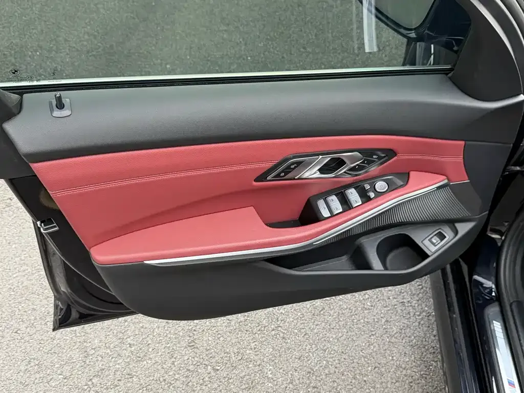 BMW 3 Series 2025 из CN, фото 2