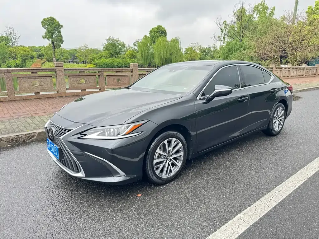 Lexus ES — фото 4