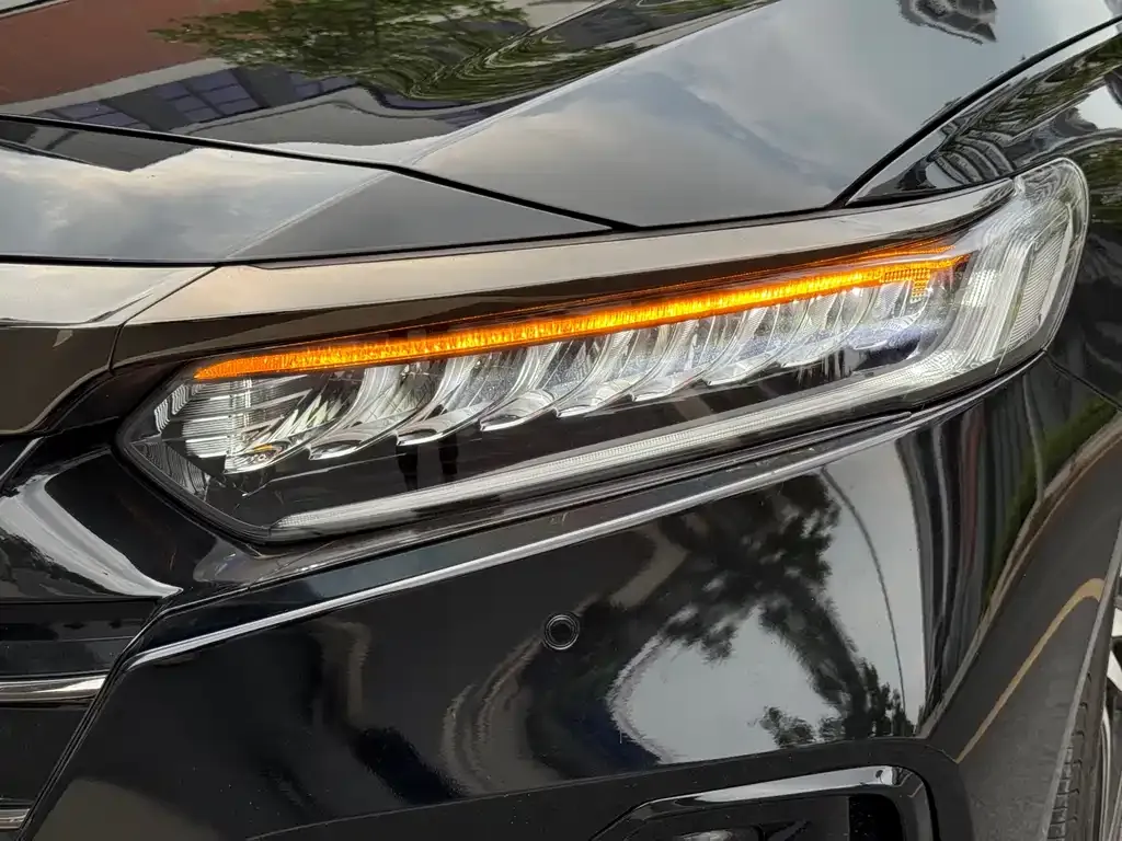 Honda Accord — фото 7