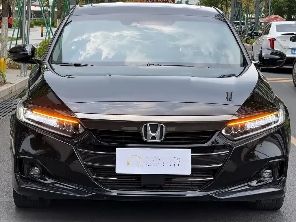 Honda Accord — фото 8