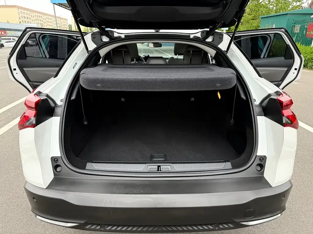 Citroen C5 X 2023 из CN, фото 2