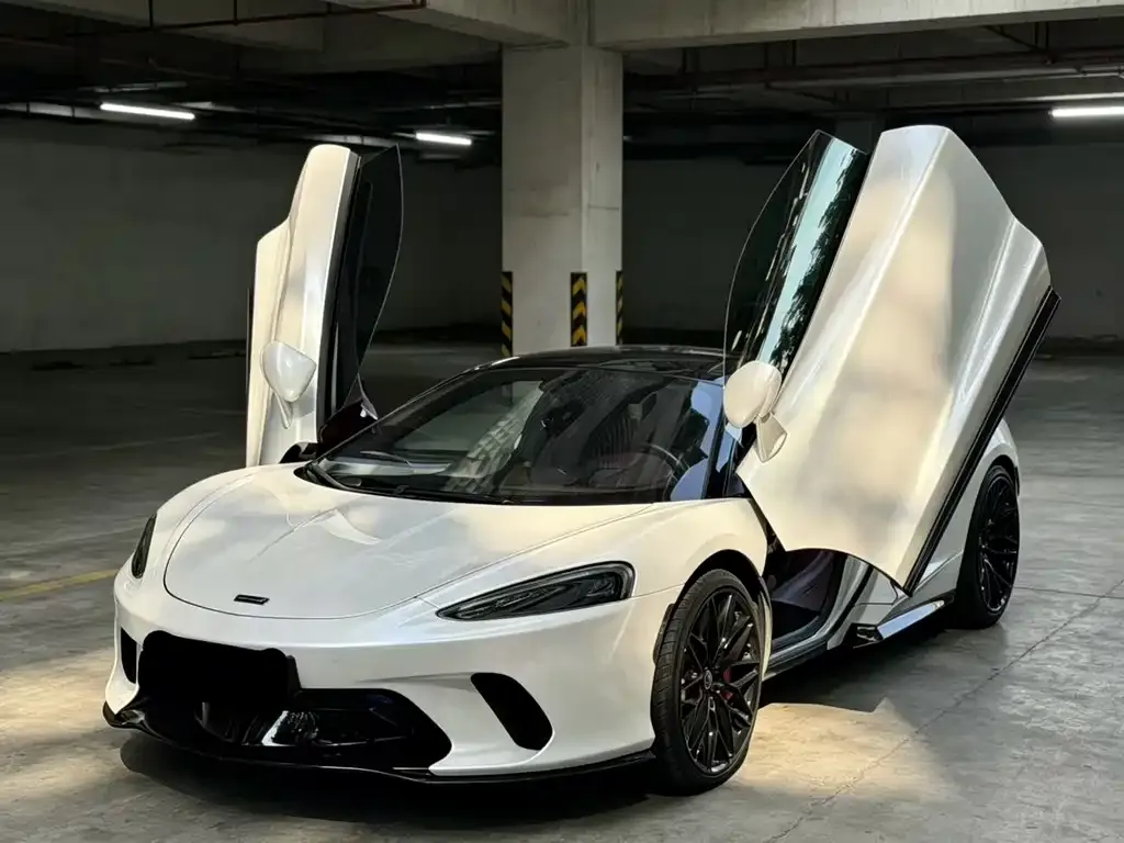 McLaren GT