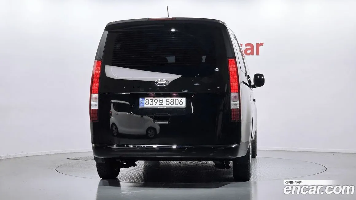 Hyundai Staria 2023 из KR, фото 3