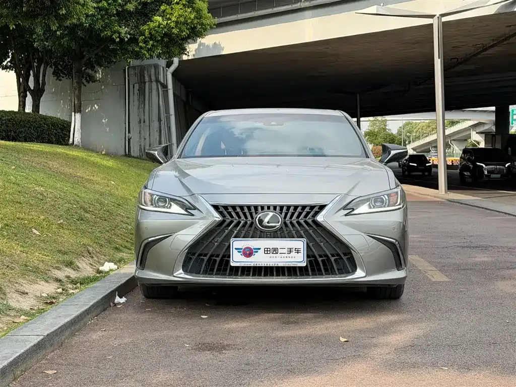 Lexus ES — фото 5