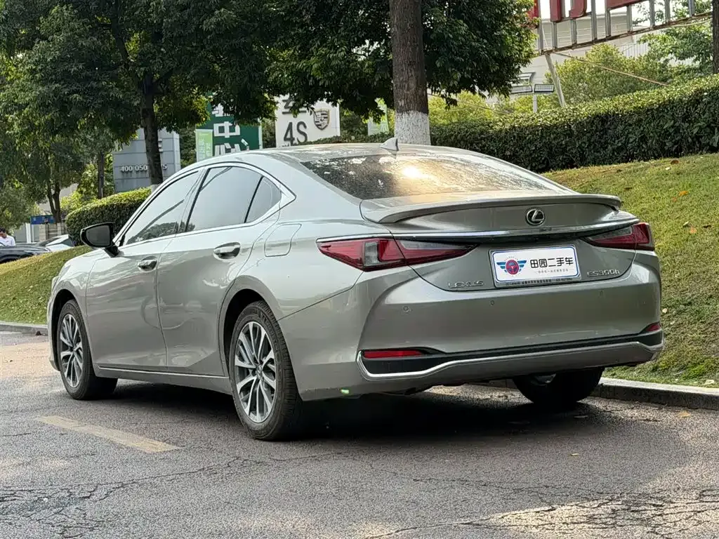Lexus ES — фото 9