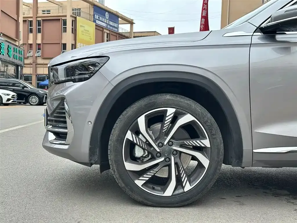 Geely Xingyue L — фото 4