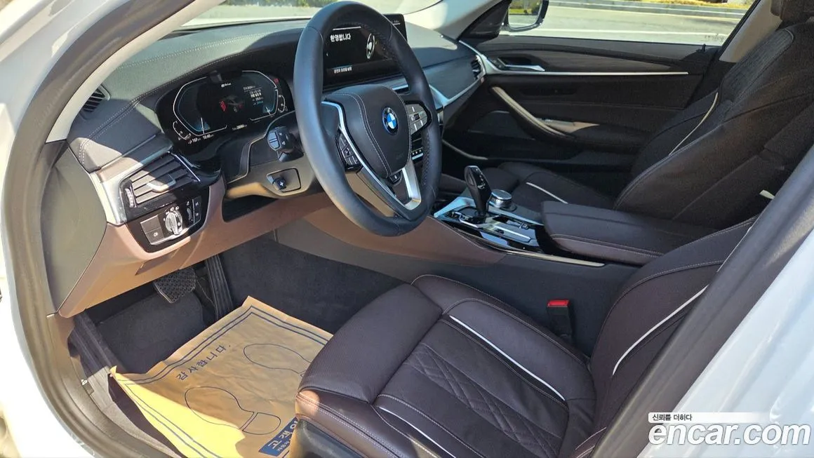 BMW 5-Series 2023 из KR, фото 2