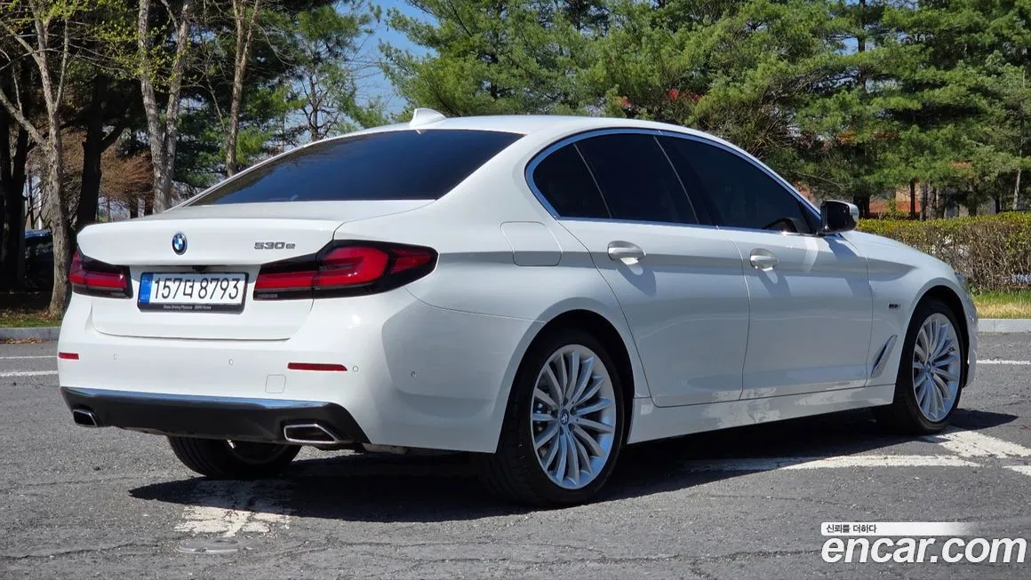 BMW 5-Series 2023 из KR, фото 8