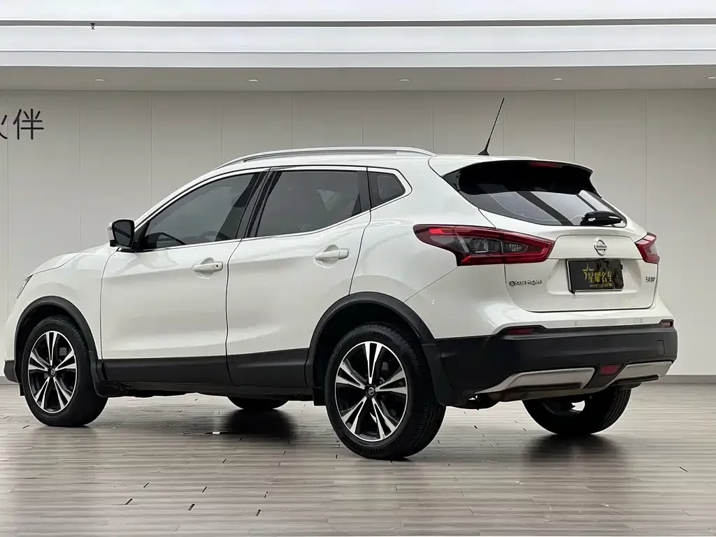 Nissan Qashqai — фото 8