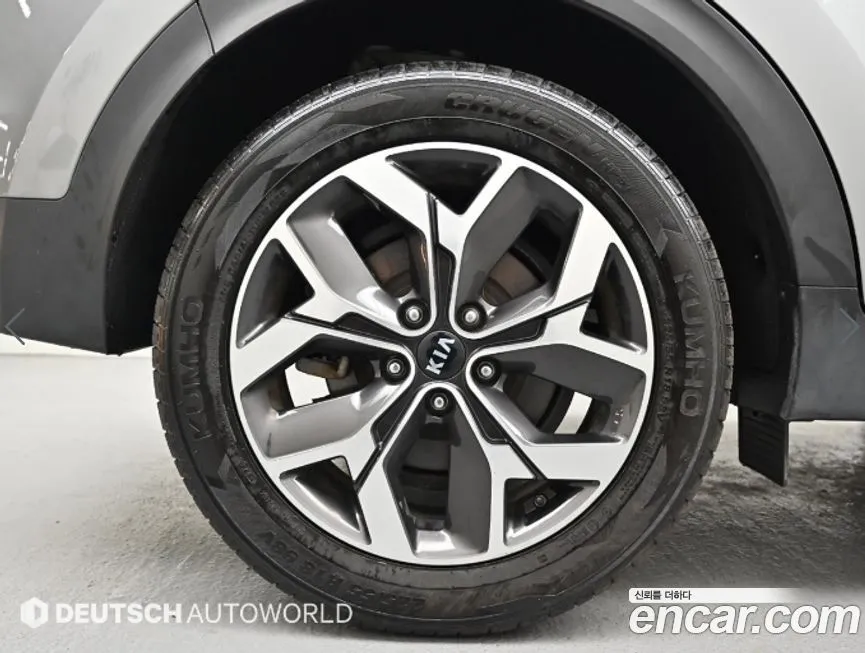 Kia Sportage — фото 7