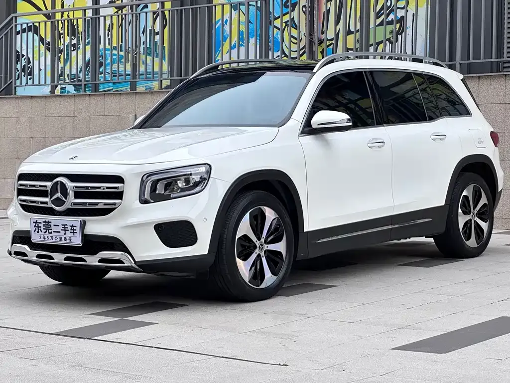 Mercedes-Benz GLB — фото 1