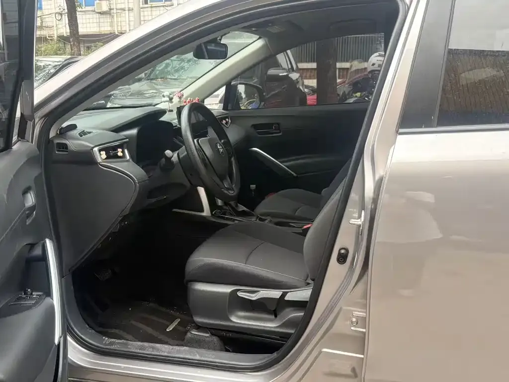 Toyota Corolla Cross — фото 2