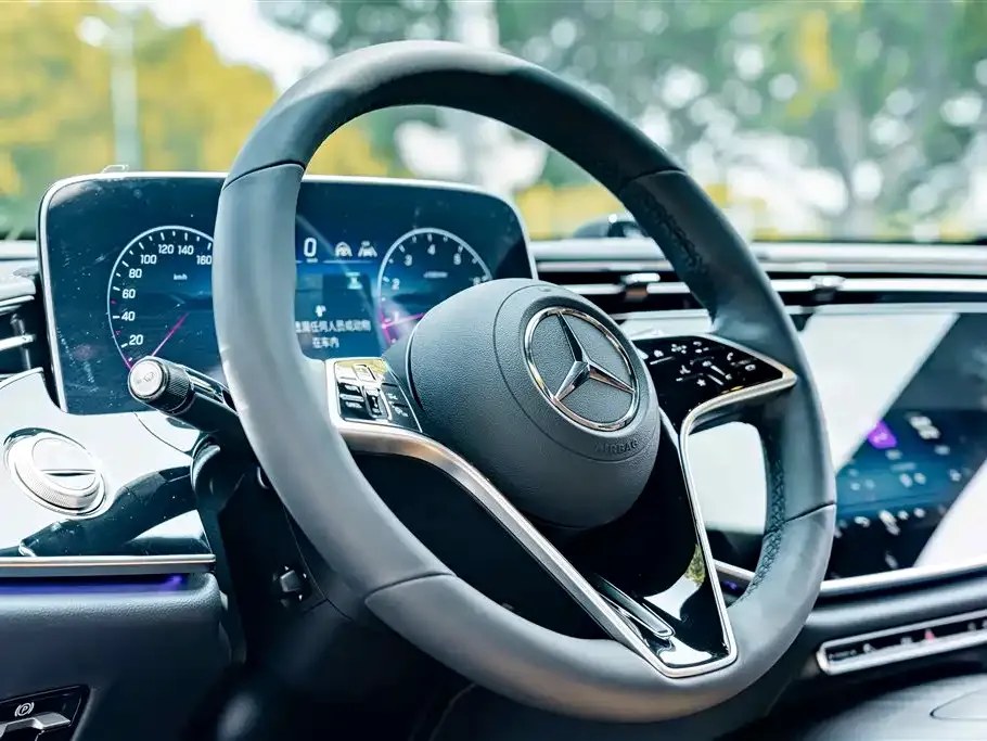 Mercedes-Benz E-Class — фото 4