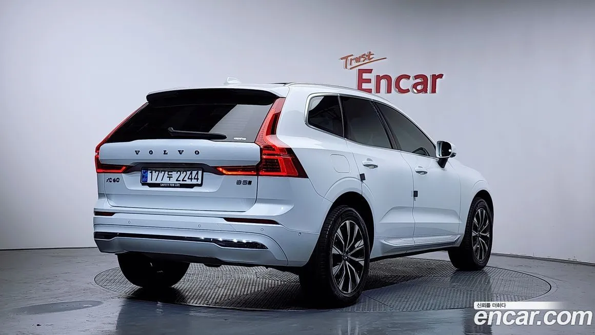 Volvo XC60 — фото 2