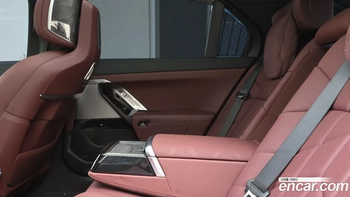 BMW 7-Series 2024 из KR, фото 7