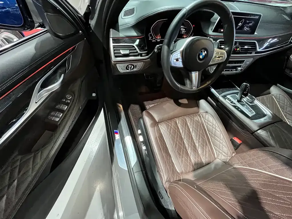 BMW 7 Series 2021 из CN, фото 8