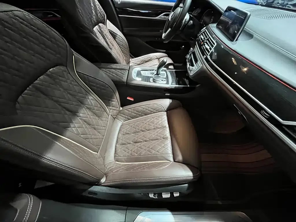 BMW 7 Series 2021 из CN, фото 6