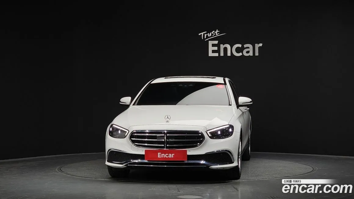 Mercedes-Benz E-Class — фото 10