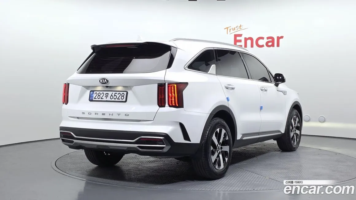 Kia Sorento — фото 5