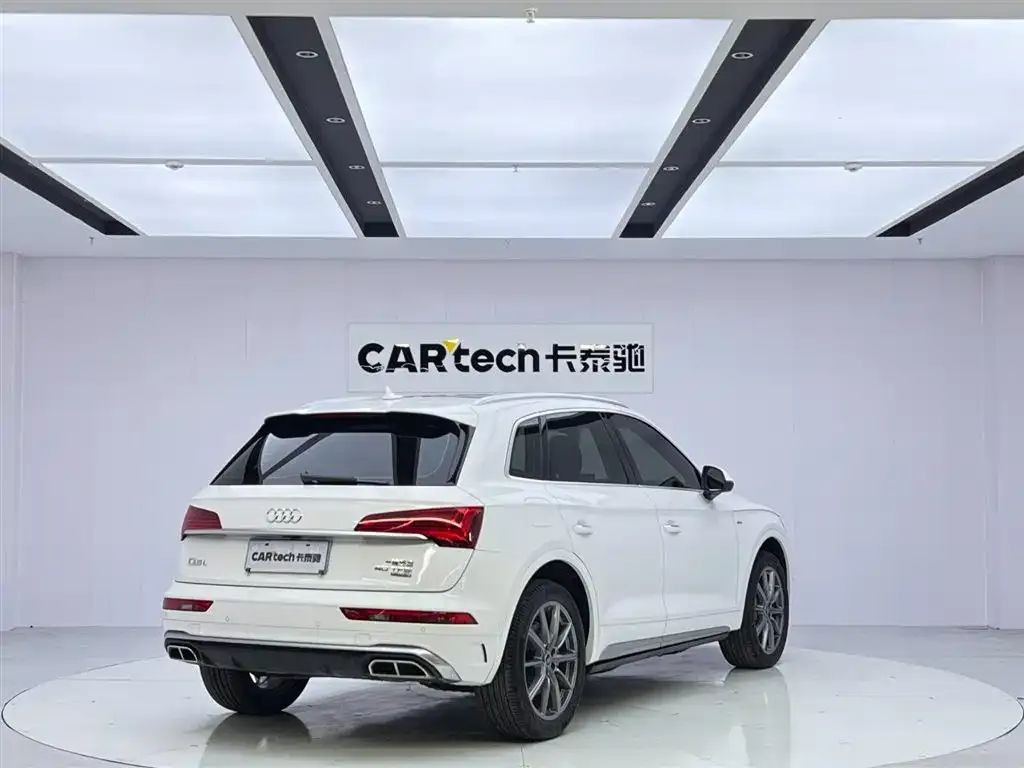 Audi Q5L — фото 2