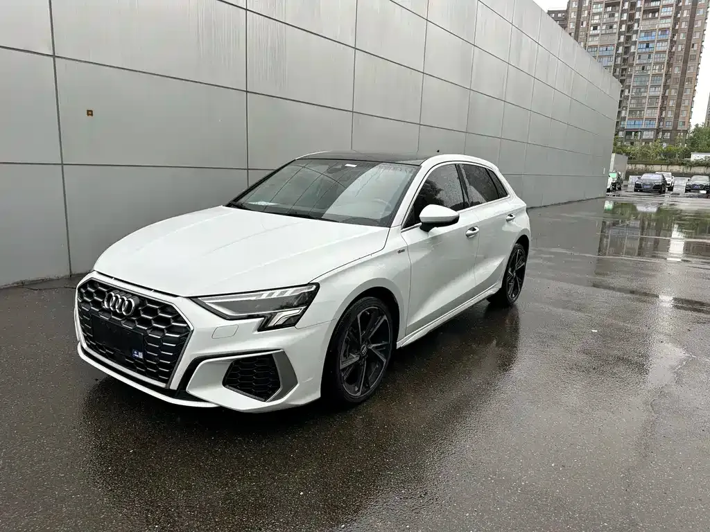 Audi A3 — фото 1