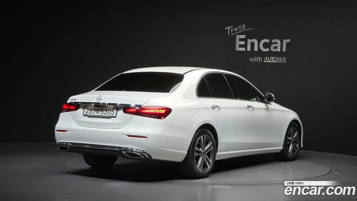 Mercedes-Benz E-Class — фото 3
