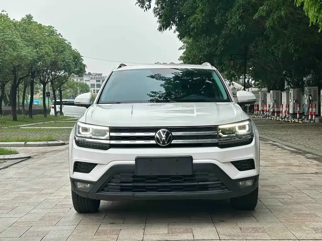 Volkswagen Tharu 2022 из CN, фото 9