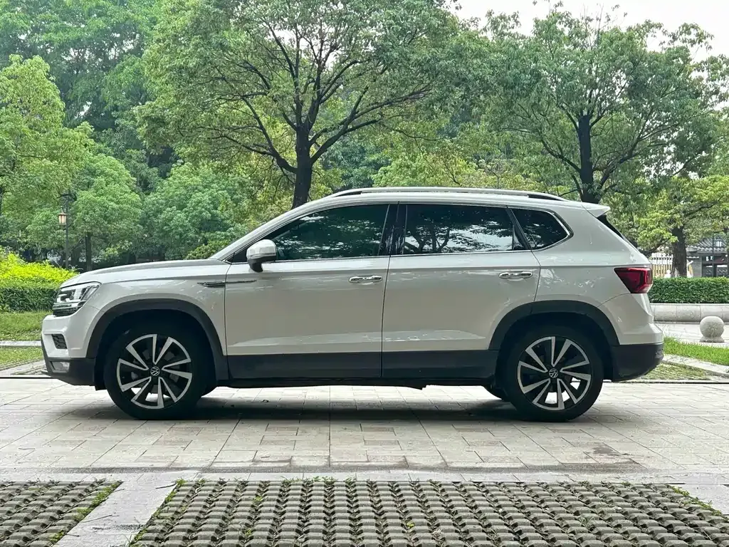 Volkswagen Tharu 2022 из CN, фото 8