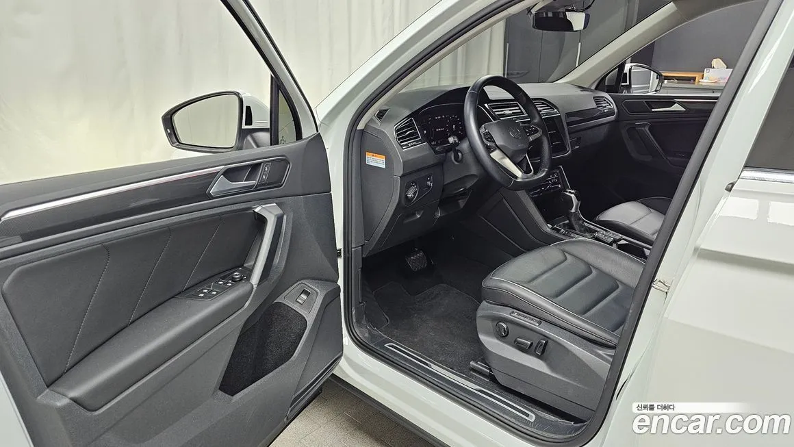 Volkswagen Tiguan — фото 10