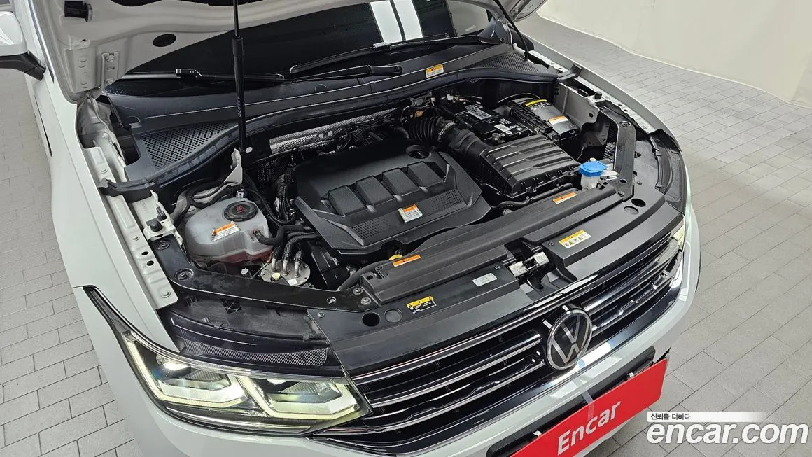 Volkswagen Tiguan — фото 9