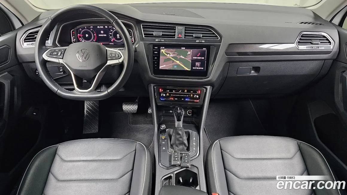 Volkswagen Tiguan — фото 7