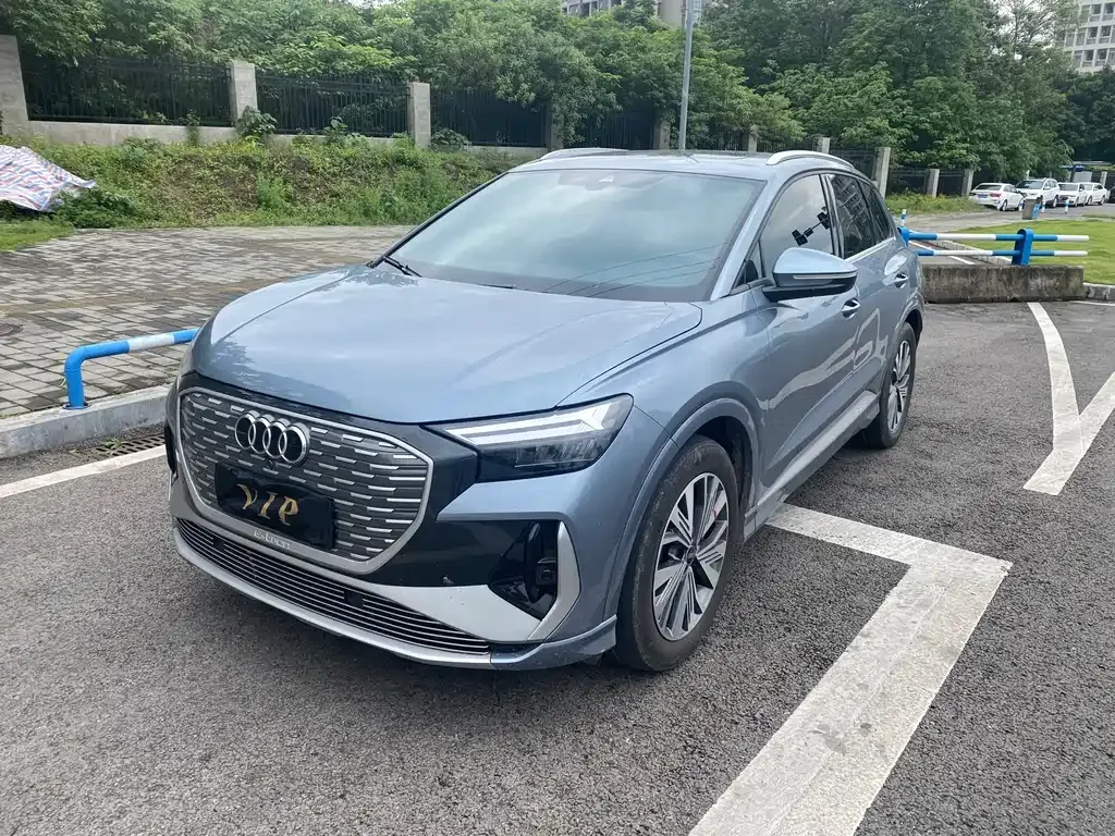 Audi Q4 e-tron — фото 10