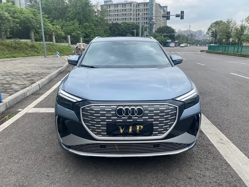 Audi Q4 e-tron — фото 4