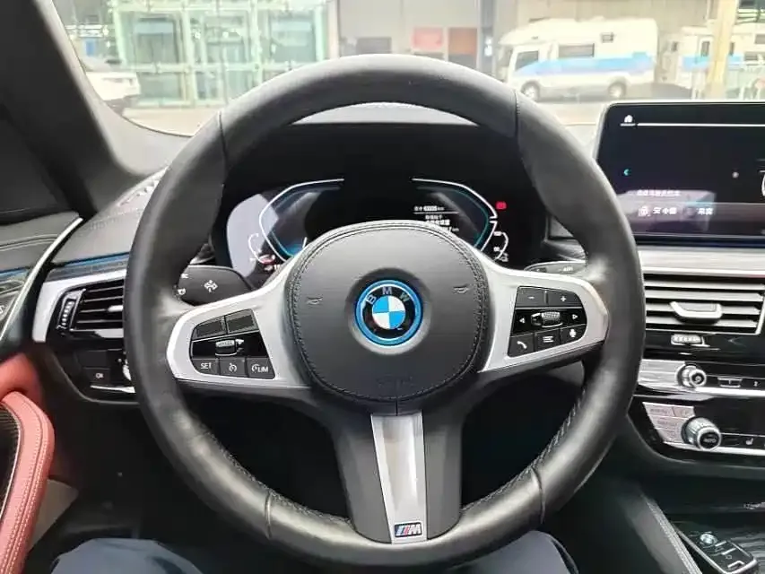 BMW 5 Series New Energy — фото 6