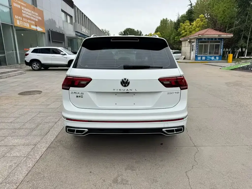 Volkswagen Tiguan L — фото 6
