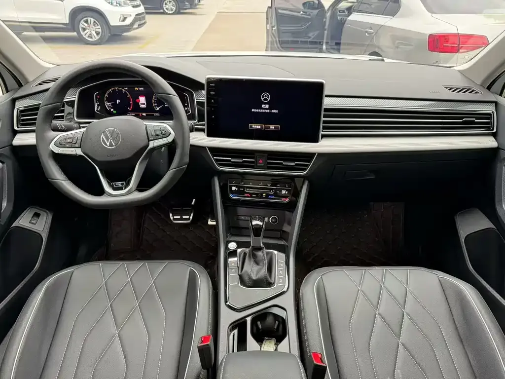 Volkswagen Tiguan L — фото 2