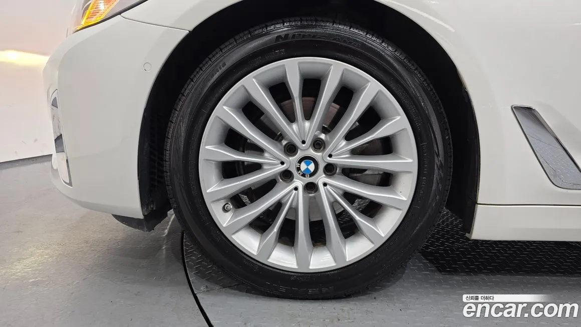 BMW 5-Series 2021 из KR, фото 8