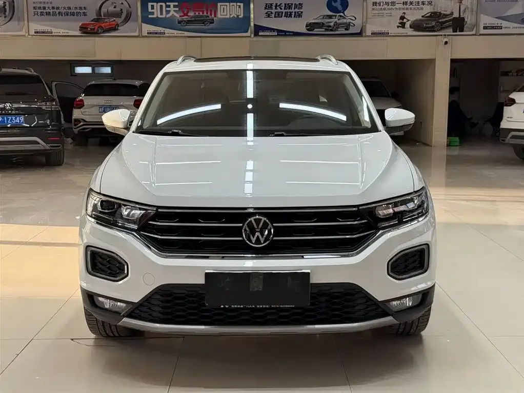 Volkswagen T-Roc — фото 9