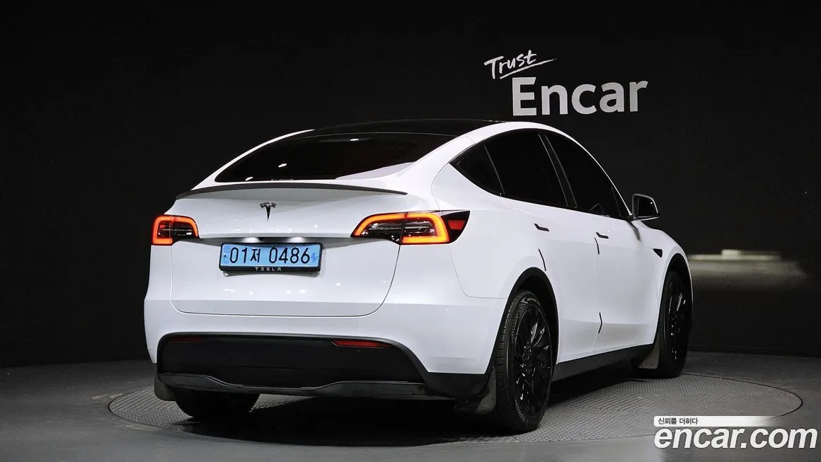 Tesla Model Y — фото 3
