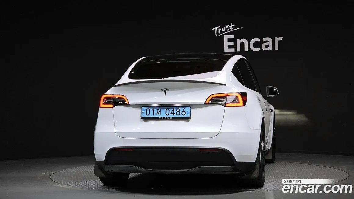 Tesla Model Y — фото 5