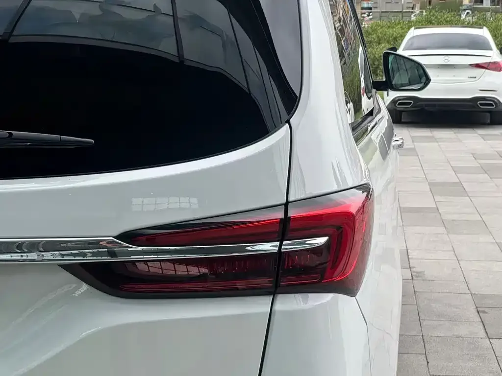 Buick GL8 2021 из CN, фото 2