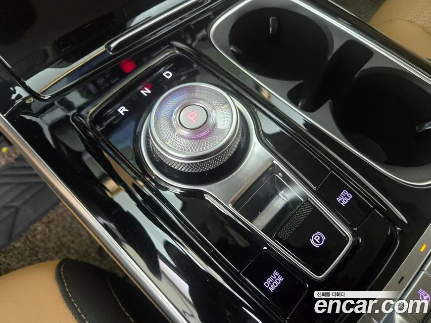Kia Carnival — фото 10